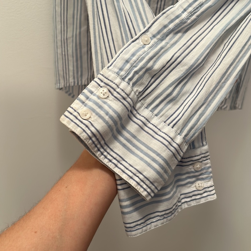 Abercrombie & Fitch XS blue striped cotton button down top - Picture 4 of 8